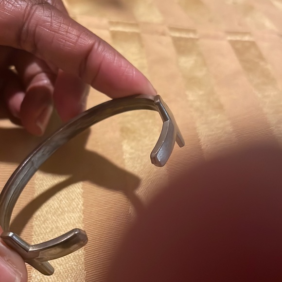 FASHION CROSS CUFF - Picture 3 of 3